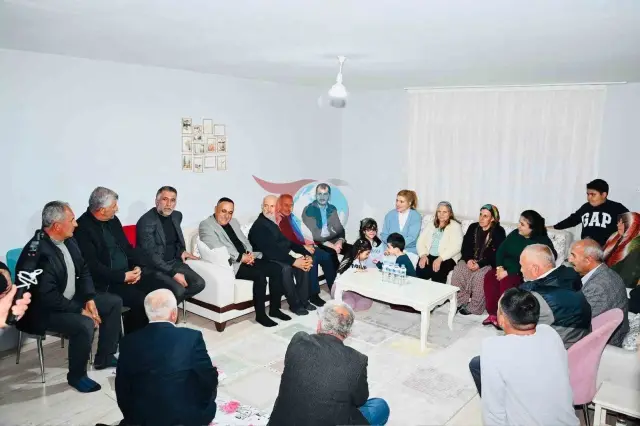 Milletvekili Ölmeztoprak'ın Deprem Çalışmaları ve Vatandaşlarla Buluşmaları