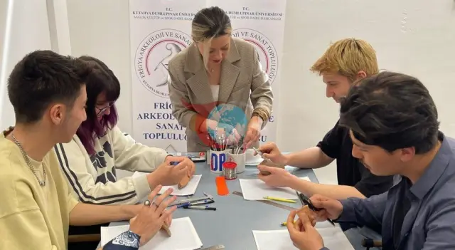 Kütahya Dumlupınar Üniversitesi'nde Arkeolojik Çizim Atölyesi Etkinliği