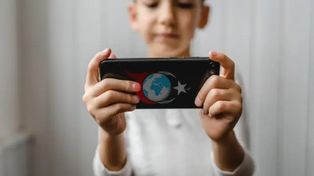 İngiltere’de Okullarda Telefon Yasağı: Eğitimde Yeni Dönem!