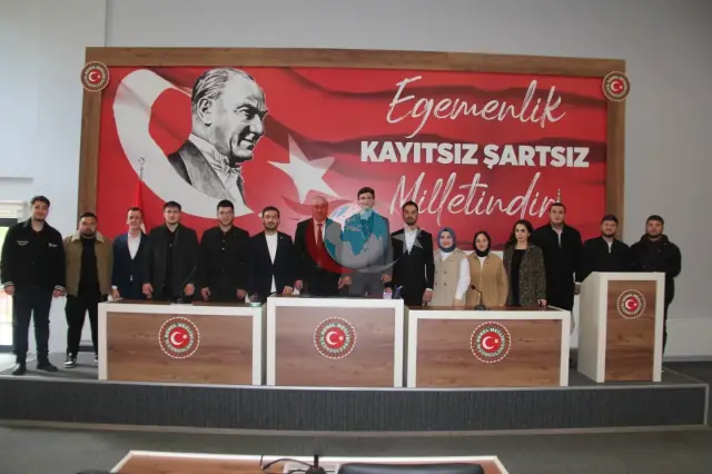 Necdet Karaveli, AK Parti Gençlik Kollarını Misafir Etti