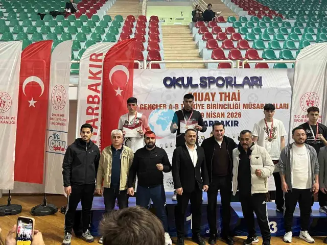 Siverekli Genç Muay-Thai Türkiye İkincisi Oldu