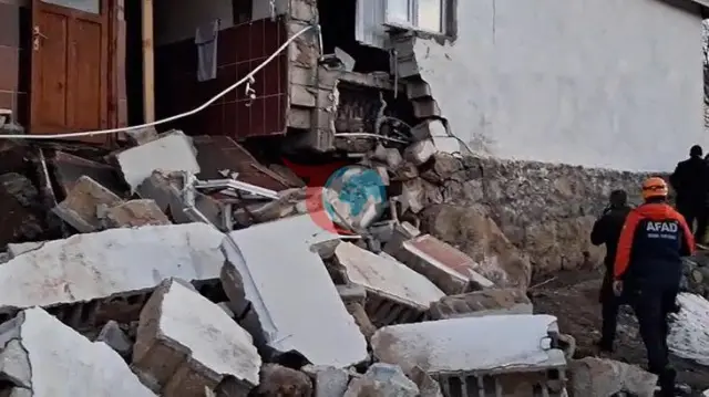 Ağrı Patnos'ta 4.3 Büyüklüğünde Deprem: AFAD Sahada, Köyler Etkilendi