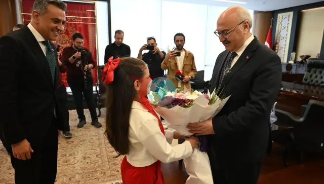 Minik İpek, Denizli Valisi Olarak Makam Koltuğuna Oturdu