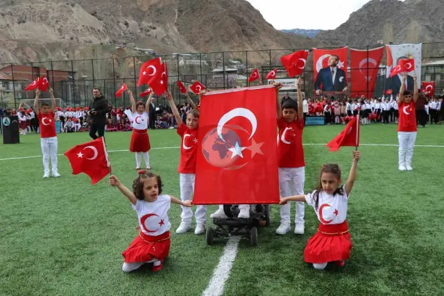 Oltu’da 23 Nisan Coşkusu: Çocuklar Bayramı