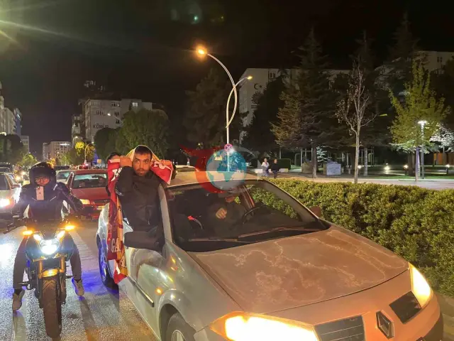 Çorum'da Galatasaray Taraftarlarının Coşkulu Derbi Kutlaması