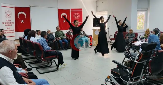 Bilecik'te Huzurevi Sakinlerine Kafkas Danslarıyla Neşeli Anlar