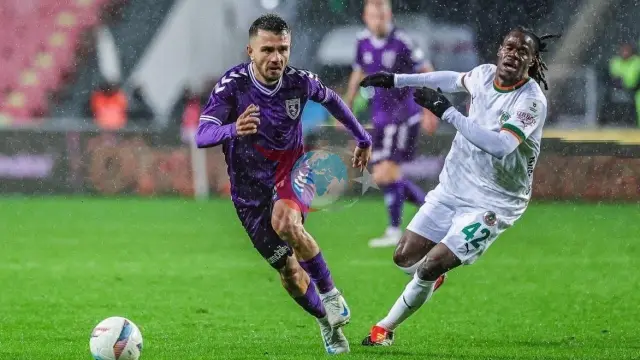 Süper Lig'de Pazartesi Gecesi Futbol Heyecanı: Alanyaspor ve Samsunspor Karşı Karşıya