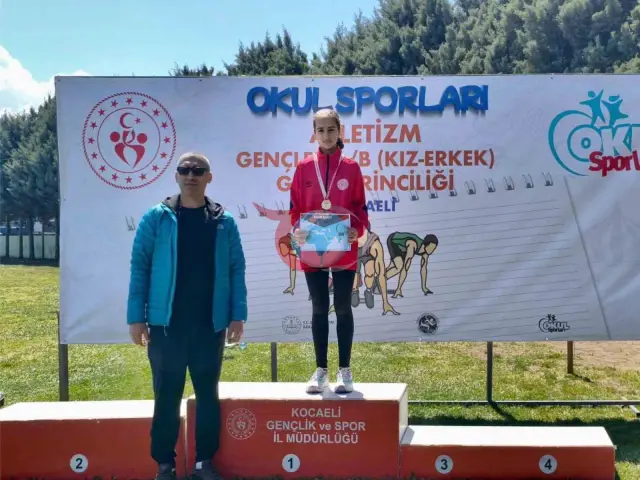 Bilecikli Atlet Elif Fener Altın Madalyanın Sahibi Oldu