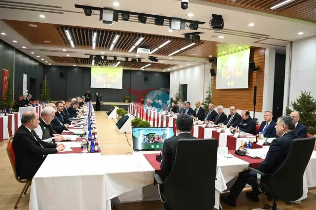 Vali Sözer, Orman Yangınları İçin Kritik Toplantıya Katıldı