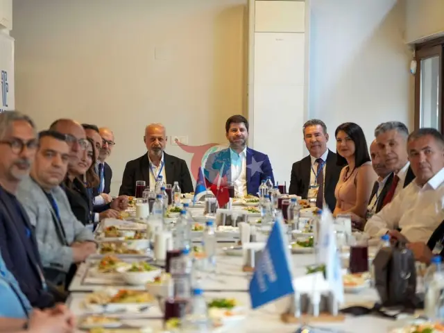 Tarsus'ta Manisa'nın Mesir Macunu Etkisi