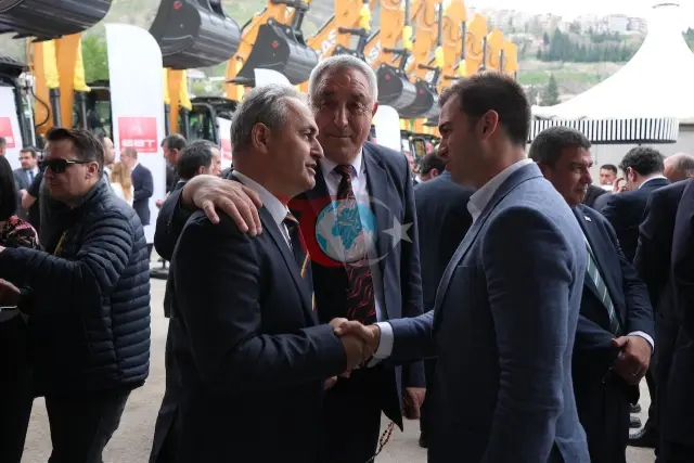Bodrum Belediyesi'ne TBB'den Temizlik Aracı Hibe Edildi