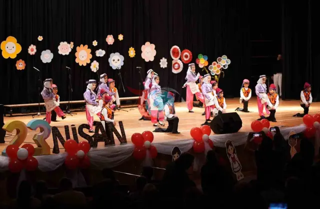 MTK Koleji 23 Nisan Etkinliğini Coşkulu Katılımla Kutladı