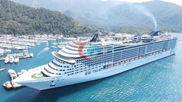 Ege'de Turist Akını: 8 Bin Turist Aynı Anda İniş Yaptı