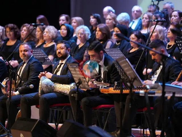 Denizli Büyükşehir Belediyesi'nden Zeki Müren'e Anlamlı Anma