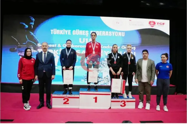 Erzincanlı Güreşçilerden Türkiye Şampiyonası'nda İki Önemli Derece