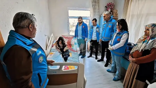 Yatağa Bağımlı Genç Kıza Ortopedik Yatak Yardımı