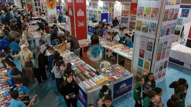 Darıca Kitap Fuarı'na Binlerce Ziyaretçi Akın Etti