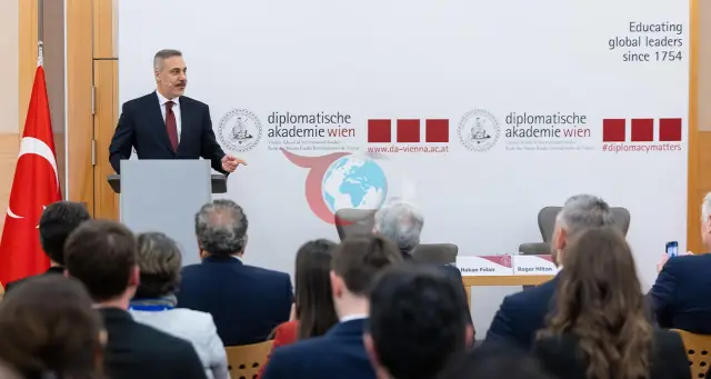 Bakan Fidan, Viyana'da Diplomasi Akademisi'nde Konferans Verdi