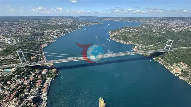 İstanbul Boğazı'nda Çift Yönlü Gemi Trafik Durduruldu