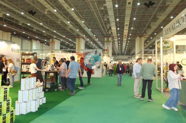 Burhaniye Zeytincileri İzmir Olivtech Fuarı'nda Buluştu