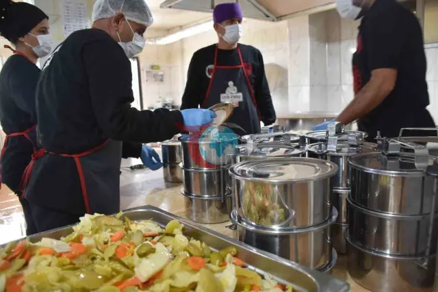 Sason'da Her Gün 523 Aileye Yemek Yardımı