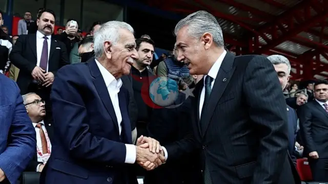 Mardin'de Önemli Buluşma: Vali Akkoyun ve Ahmet Türk Tribünde