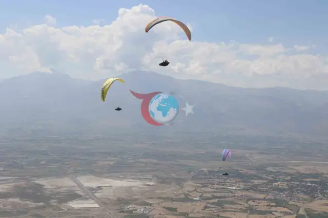 Erzincan Yamaç Paraşütü Yarışmasında Türkiye İkincisi