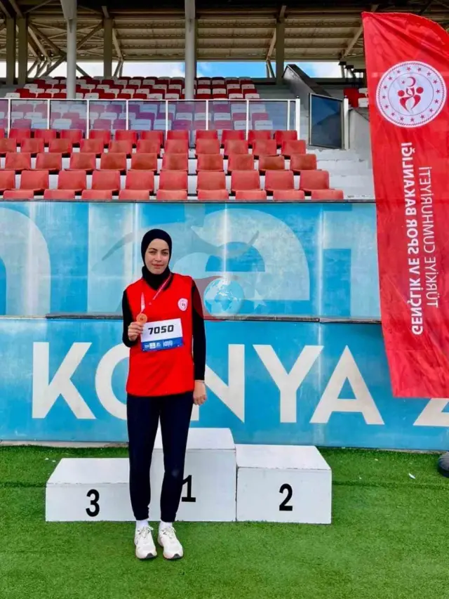 Bilecikli Atlet Hatice Kelek Türkiye Üçüncüsü Oldu