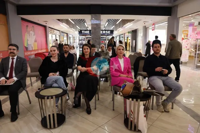 Ahmet Yenilmez, BEUN Bilim Kafe’de Sanat ve Toplum İlişkisini Anlattı