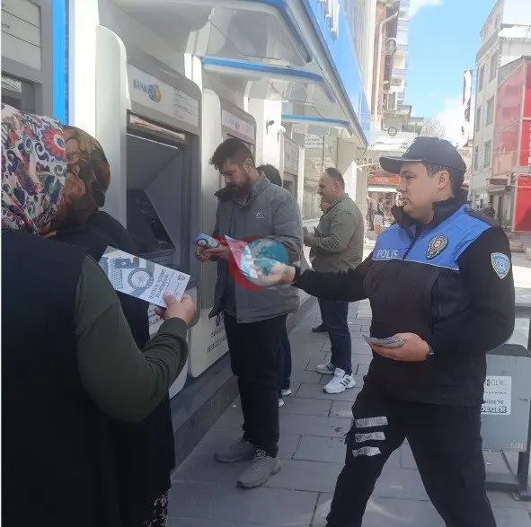 Niğde'de Öğrencilere Güvenlik Dersi, Halk Dolandırıcılık Konusunda Uyarıldı