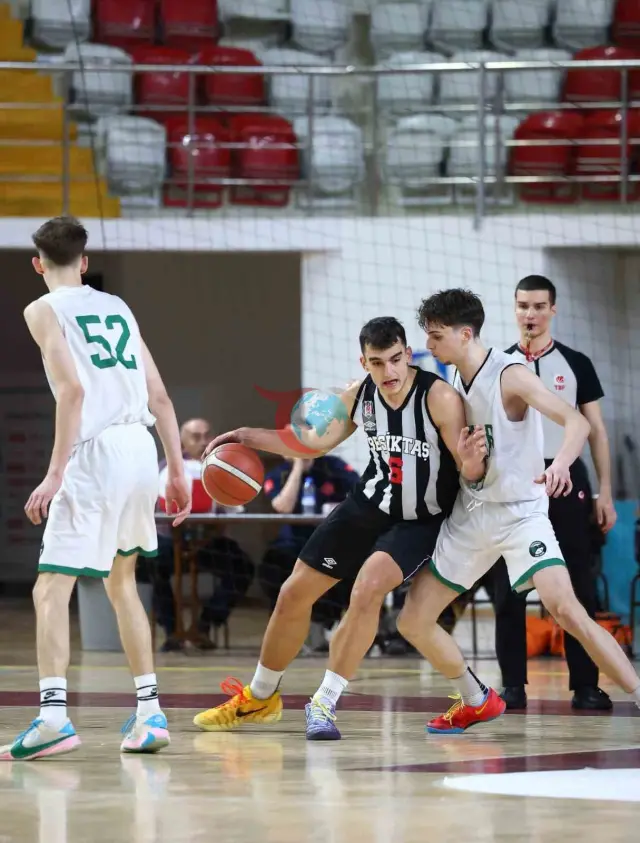 U18 Basketbol Şampiyonası'nda Yarı Finale Yükselen Takımlar Belli Oldu