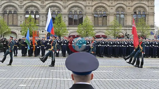 Rusya'da Güvenlik Kaygılarıyla Geçen Zafer Günü Kutlaması