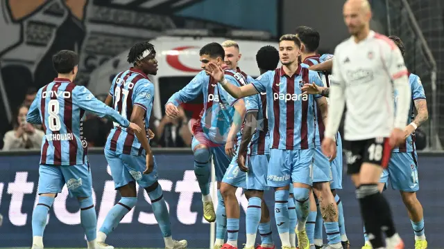 Beşiktaş, Evinde Trabzonspor'a 2-1 Yenildi: Kritik Maçın Detayları