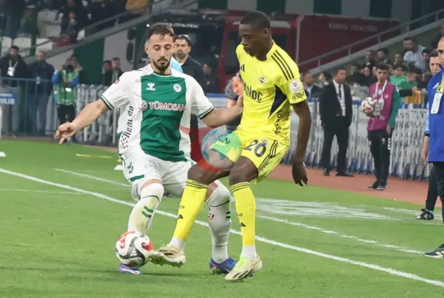 Фенербахче конокто Коньяспорду 3-0 эсебинде жеңди.