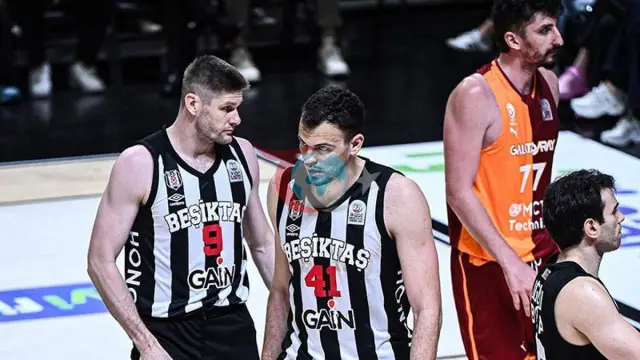 "Beşiktaş" - "Qalatasaray" arasında gərgin oyun: 82-89
