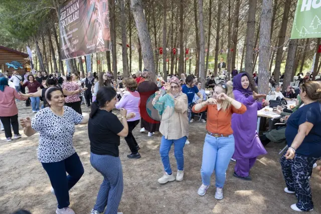 Mersin'de Anneler Günü Coşkuyla Kutlandı