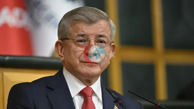 Davutog'lu: 76 shahar hokimi AK partiyaga o'tdi