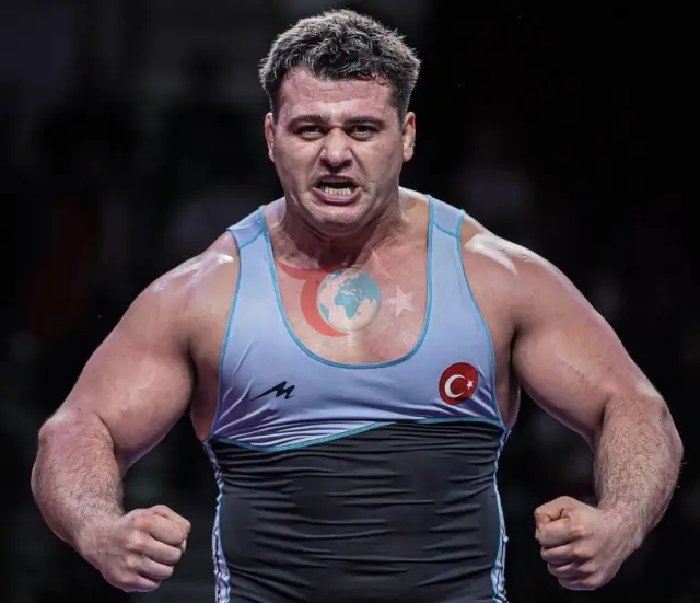 Menemendagi Qulupnay festivalida kurash afsonalari uchrashadi