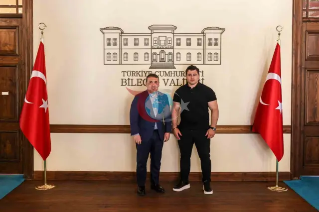 Dünya Şampiyonu Rıza Kayaalp Bilecik'te Valilikte