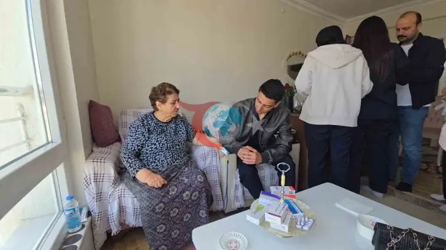 Genç Sağlıkçılar Evde Bakım Projesiyle Kronik Hastalara Destek Oluyor