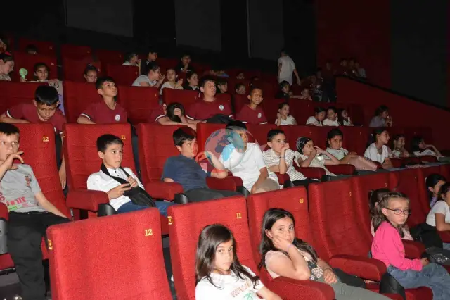 Babadağda Uşaqlar Kino İlə Görüşdü