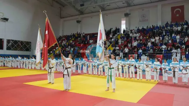 Karaman'da Minikler Judo Şampiyonası Coşku ile Başladı