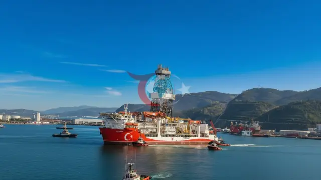 Yıldırım Sondaj Gemisi Karadeniz'e Açılıyor