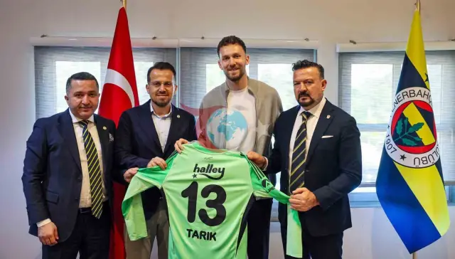 Fenerbahçe'nin Kaleci Transferi: Tarık Çetin ile 3 Yıllık Anlaşma