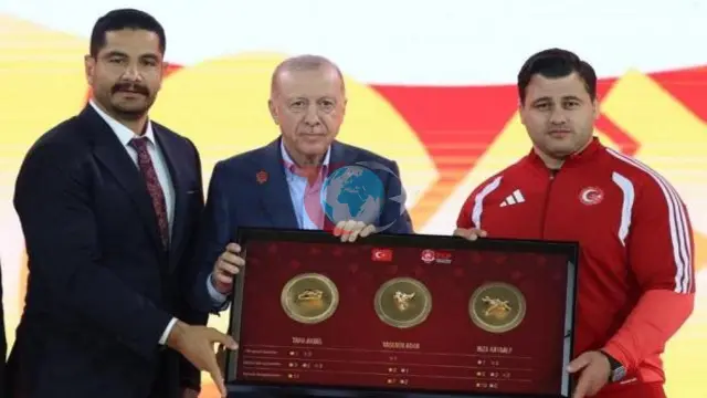Güreş Efsanelerinden Cumhurbaşkanı Erdoğan'a Özel Hediye