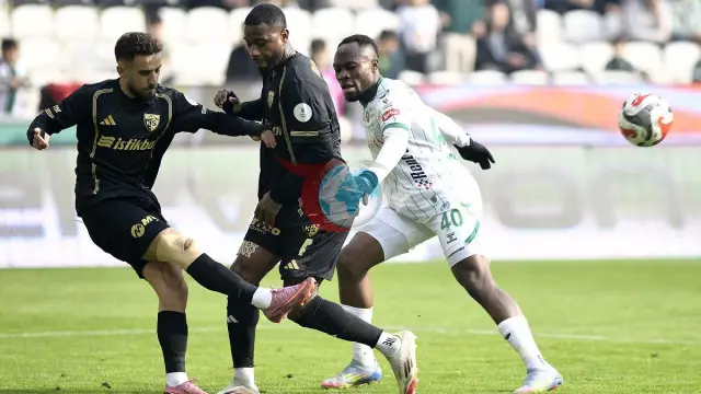 Kayserispor - Konyaspor Karşılaşmasında İlk Yarı Sona Erdi