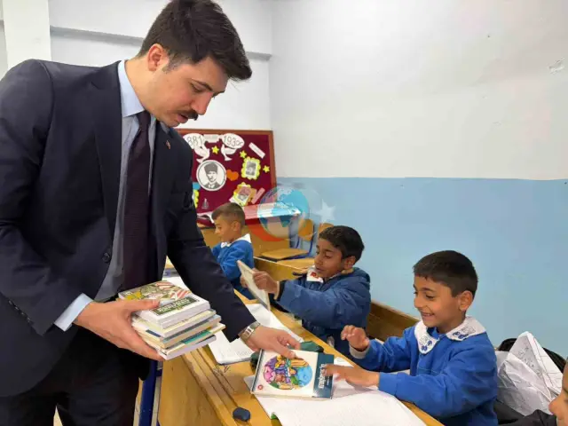 Digor Kaymakamı Kahraman, Derinöz Okulunu Ziyaret Etti
