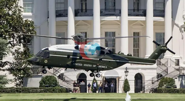 Tramp Ağ Evdə helikopter meydançası tikir