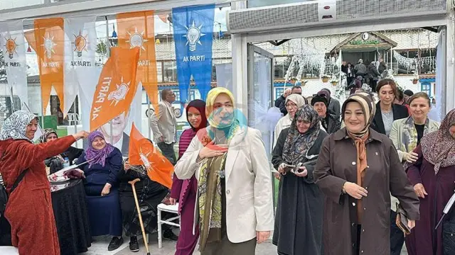 AK Parti'li Ercan Kütahya'da Kadınlarla Buluştu