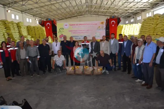 Aydın'da Üreticilere 9 Ton Ayçiçeği Tohumu Dağıtıldı